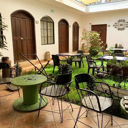 Hostal Las Puertas Σάντα Άνα Εξωτερικό φωτογραφία