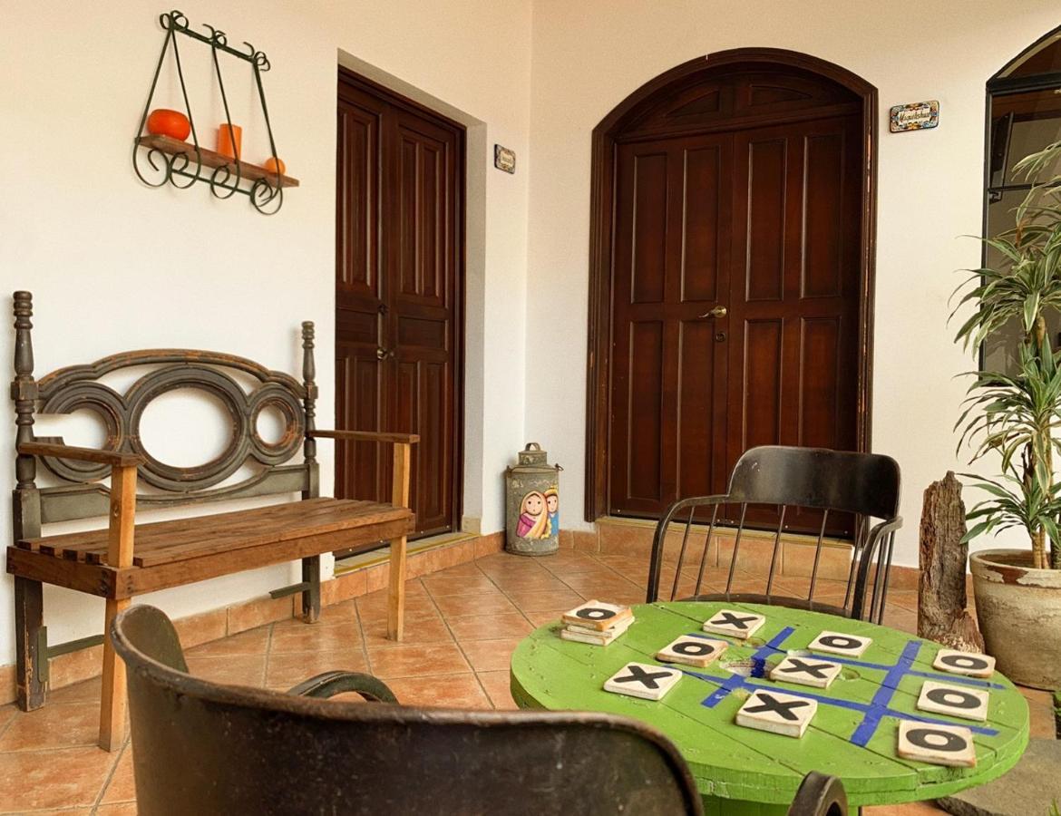 Hostal Las Puertas Σάντα Άνα Εξωτερικό φωτογραφία