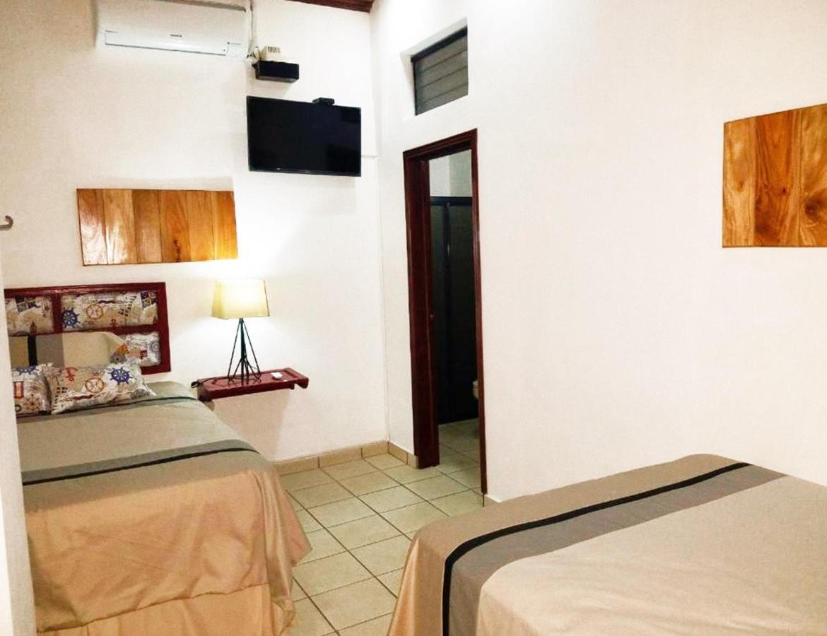 Hostal Las Puertas Σάντα Άνα Εξωτερικό φωτογραφία