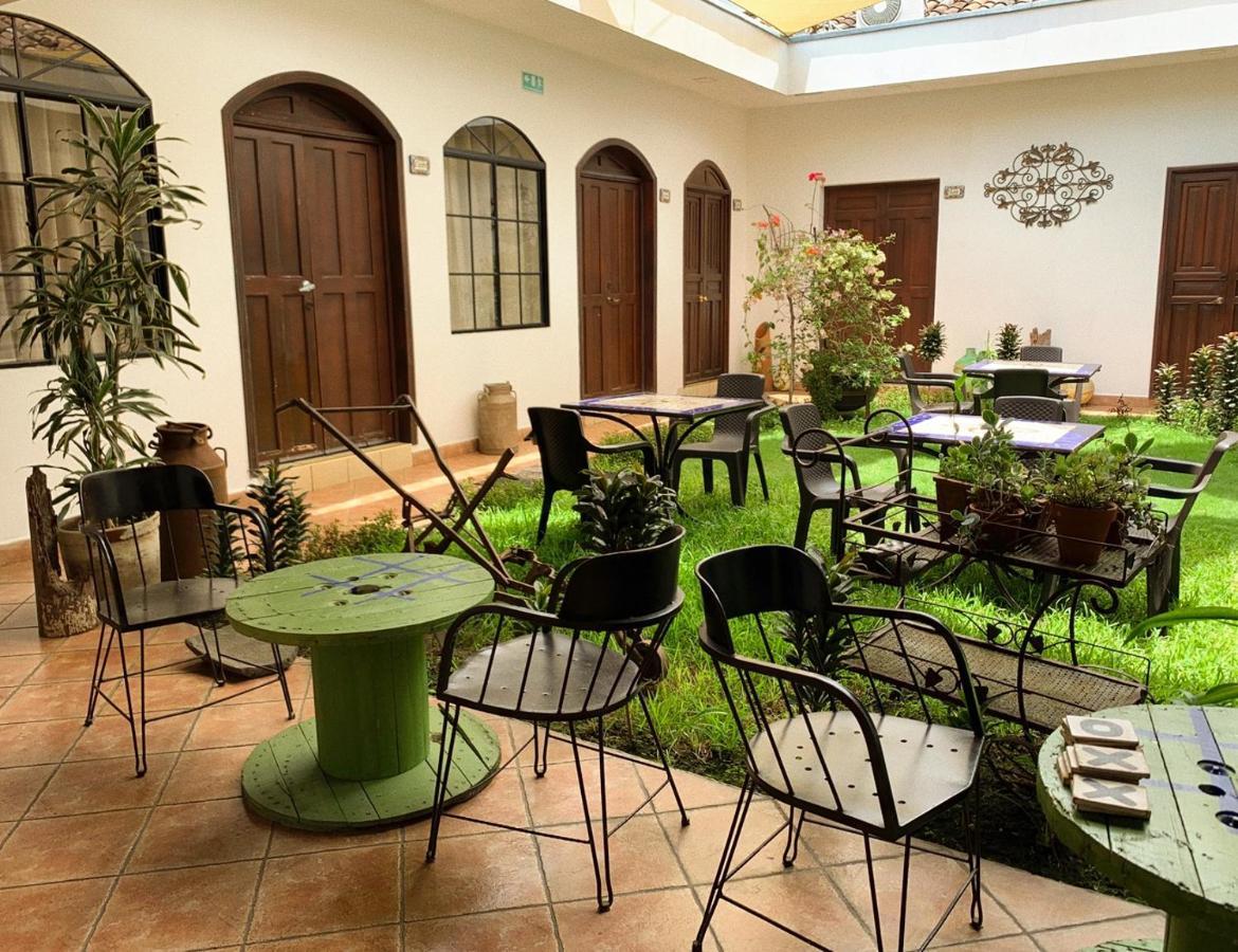 Hostal Las Puertas Σάντα Άνα Εξωτερικό φωτογραφία