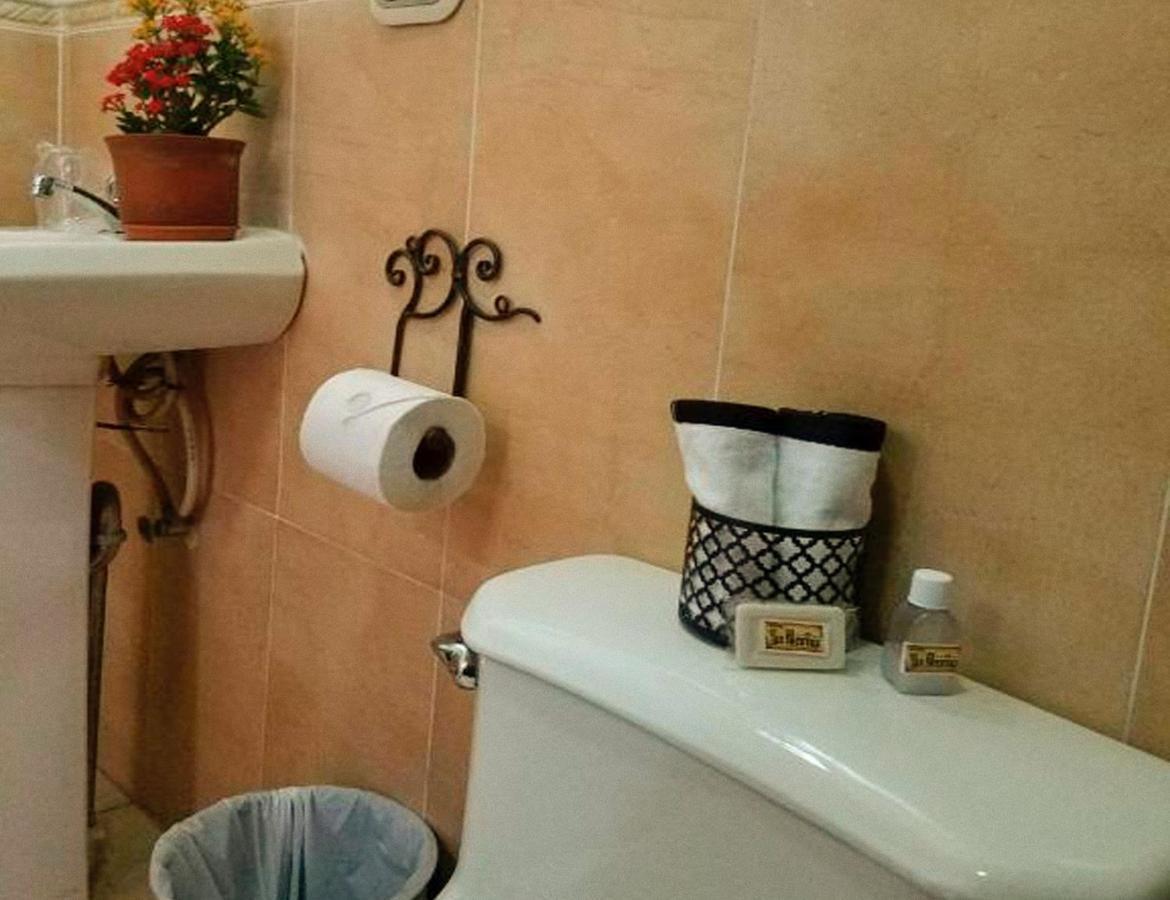 Hostal Las Puertas Σάντα Άνα Εξωτερικό φωτογραφία