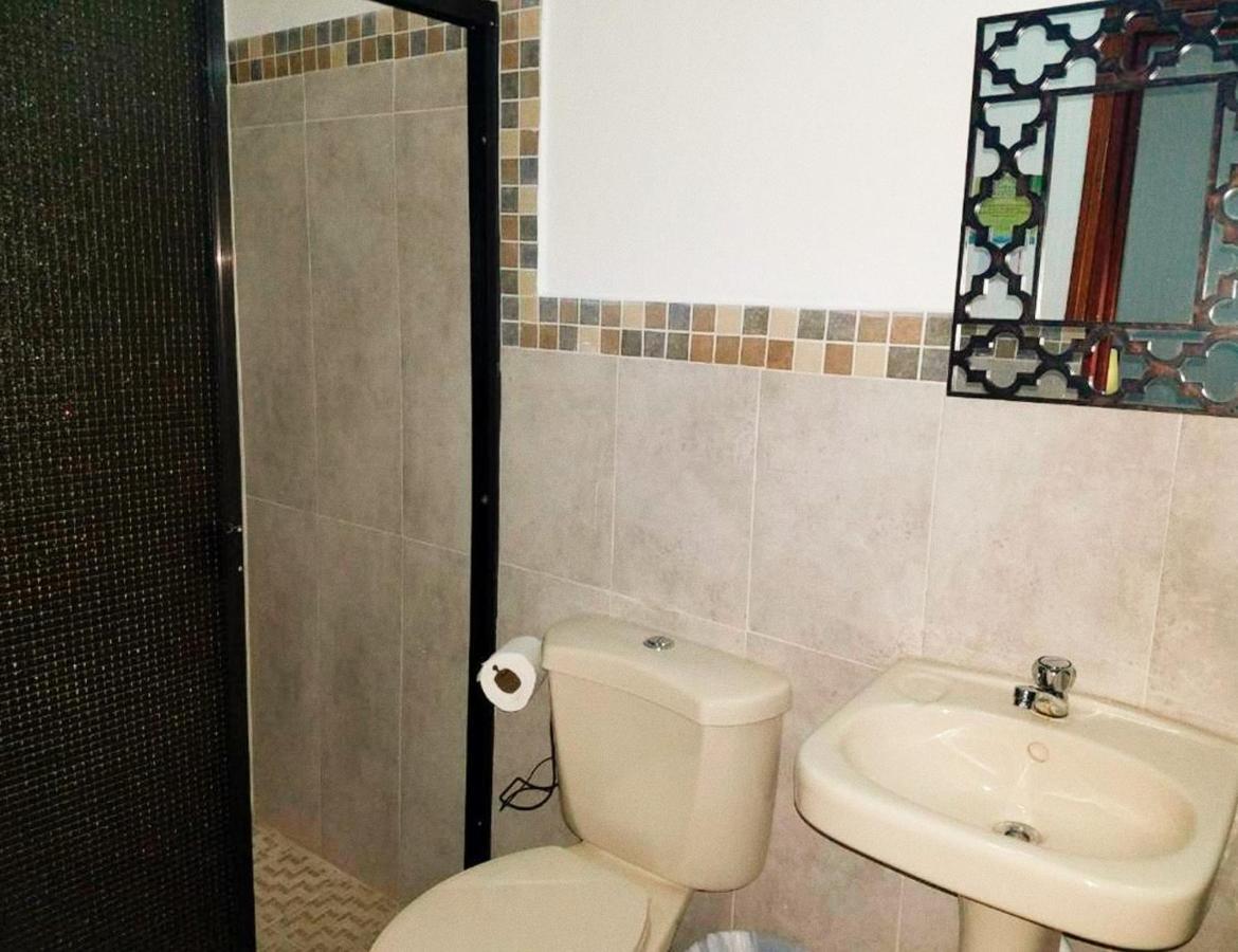 Hostal Las Puertas Σάντα Άνα Εξωτερικό φωτογραφία