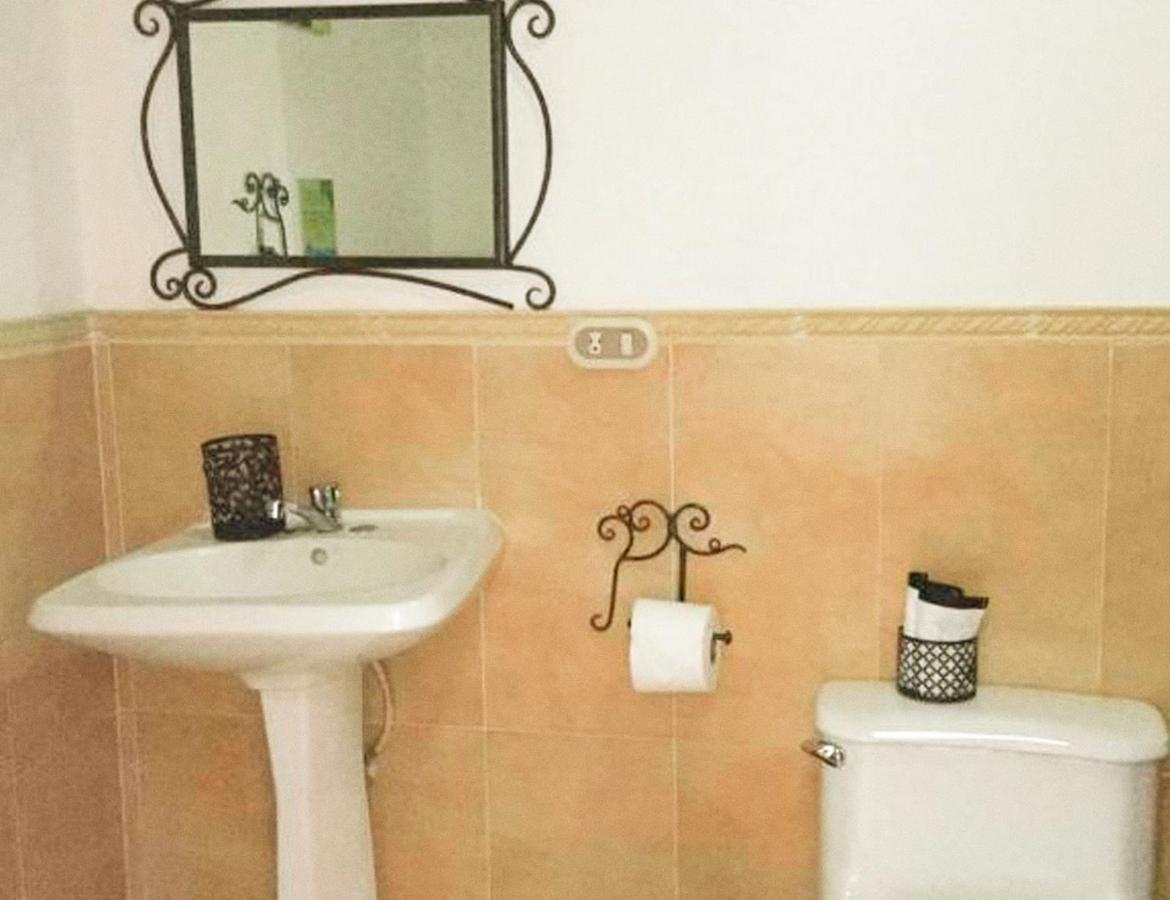 Hostal Las Puertas Σάντα Άνα Εξωτερικό φωτογραφία