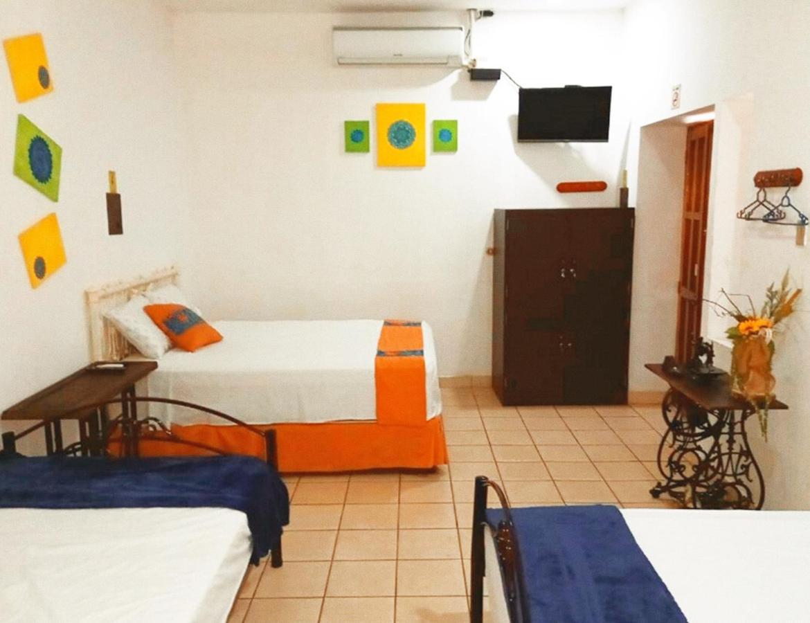 Hostal Las Puertas Σάντα Άνα Εξωτερικό φωτογραφία